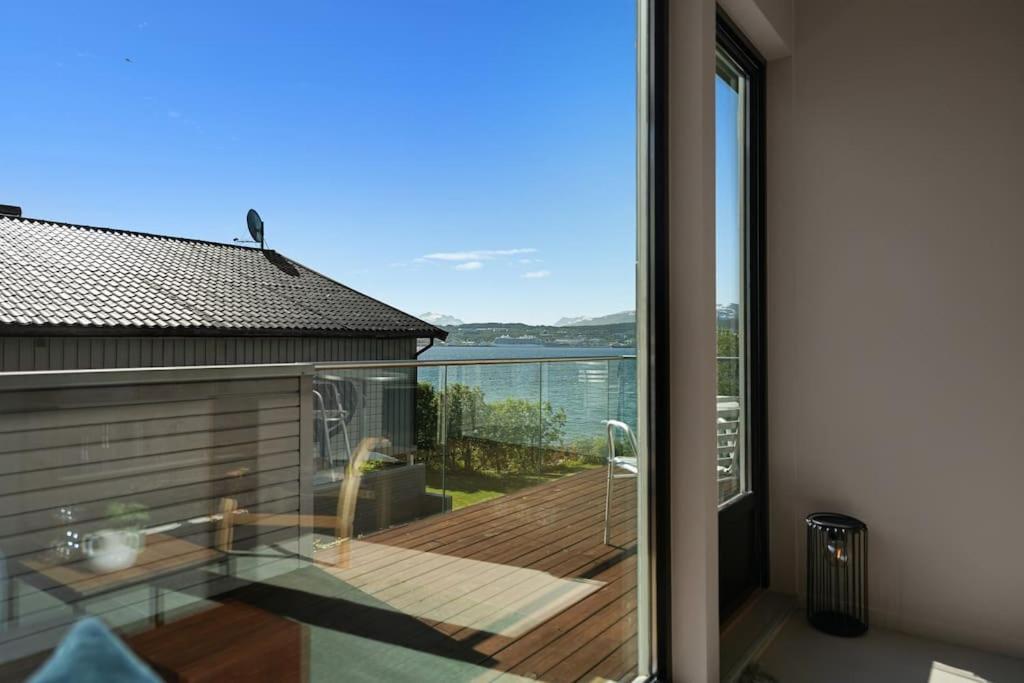 Seaview Studio W/Terrace&Parking Tromsø Esterno foto